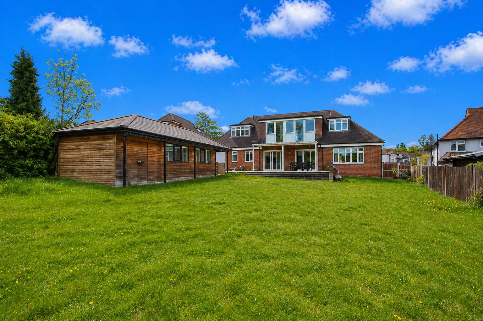 Roundwood Way, Banstead